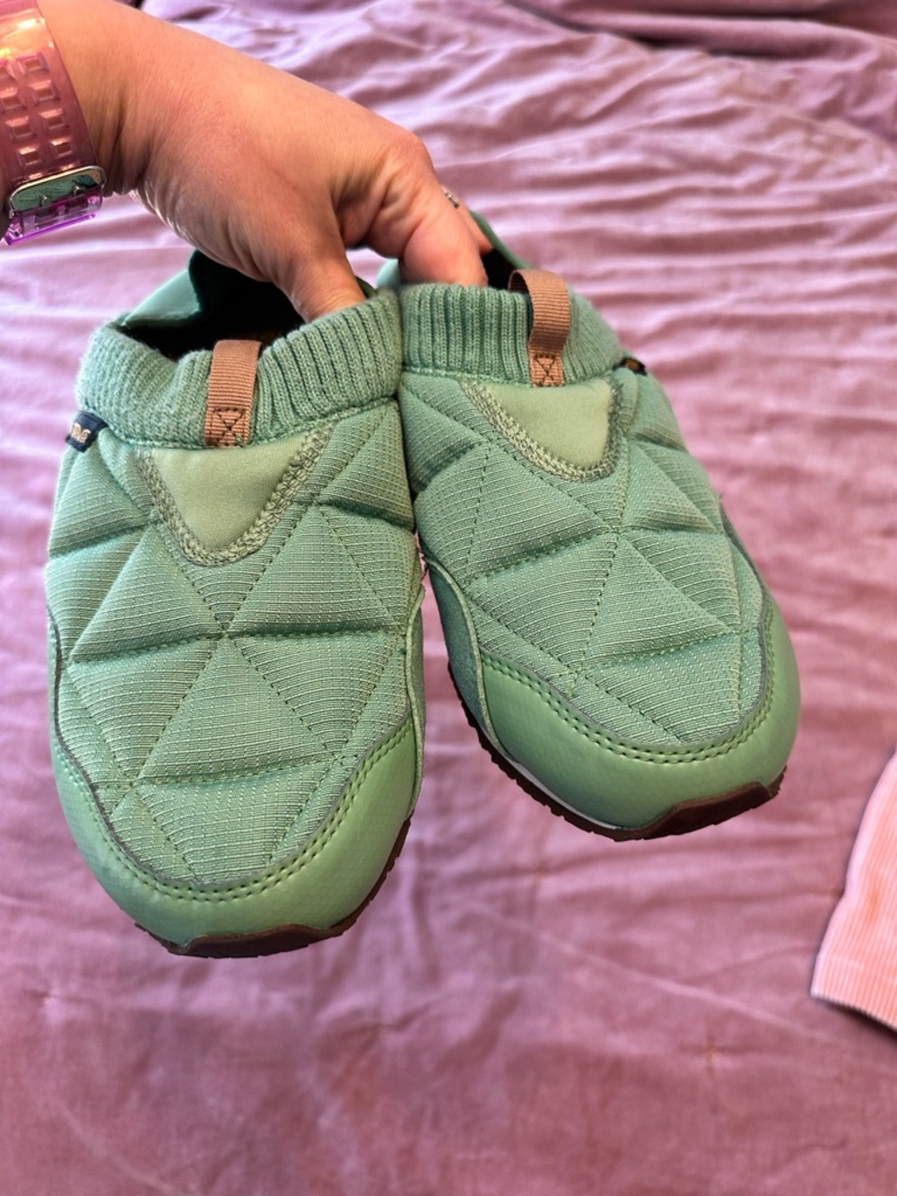 Teva Quilted Green Women's Slip-On Slipper - Picture 6 of 7